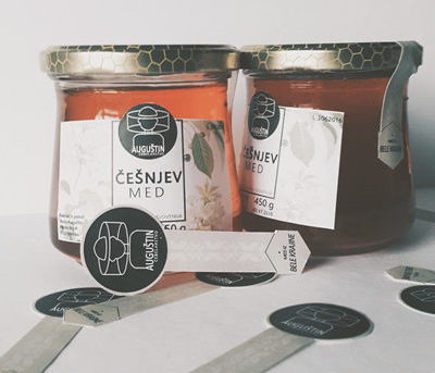 Kozarci češnjevega medu z blagovno znamko Auguštin